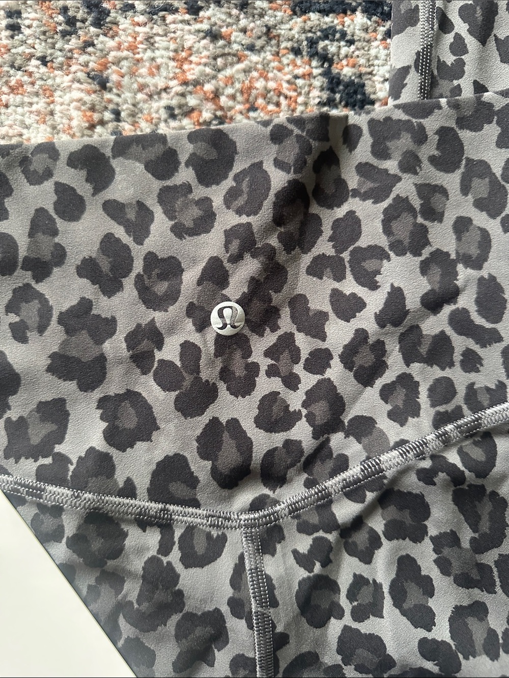 Lululemon Align NO LINE Leggings - Picture 2 of 2
